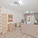 Апартаменты Faros Court Prestige Пафос