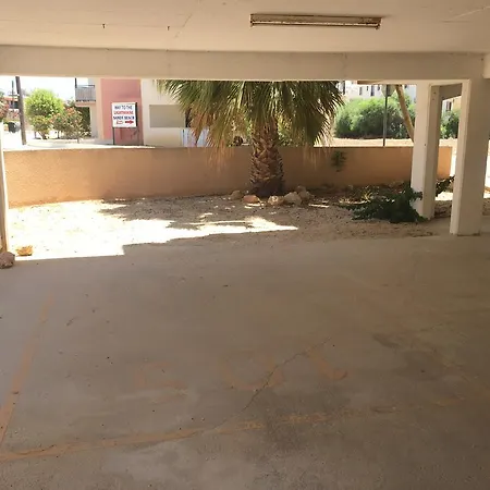 Apartament Faros Court Prestige Pafos